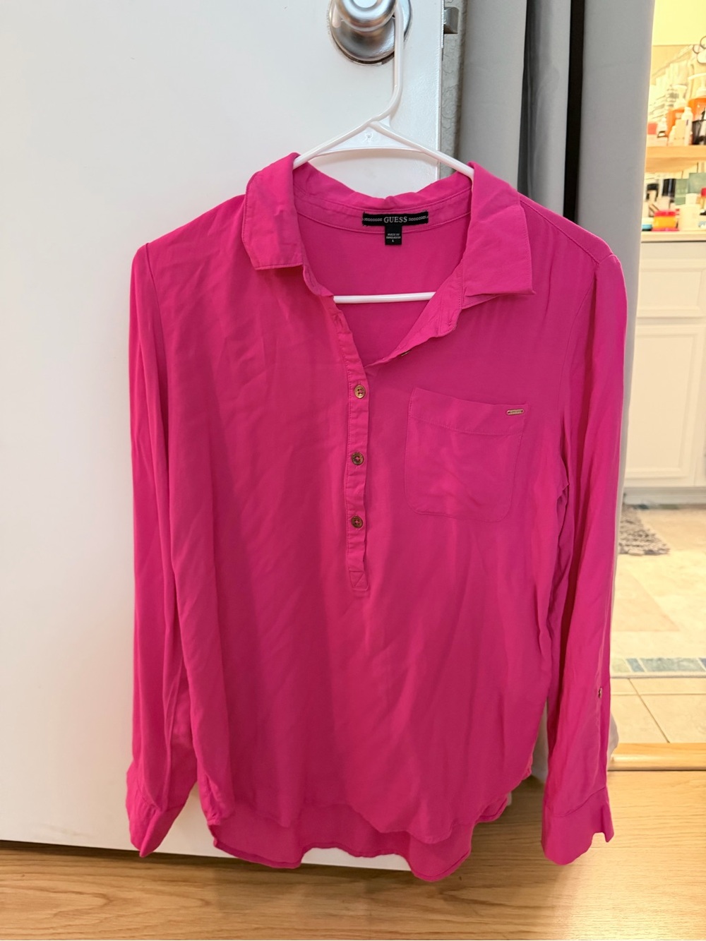 GUESS Bright Fuchsia Button-Front Collared Blouse